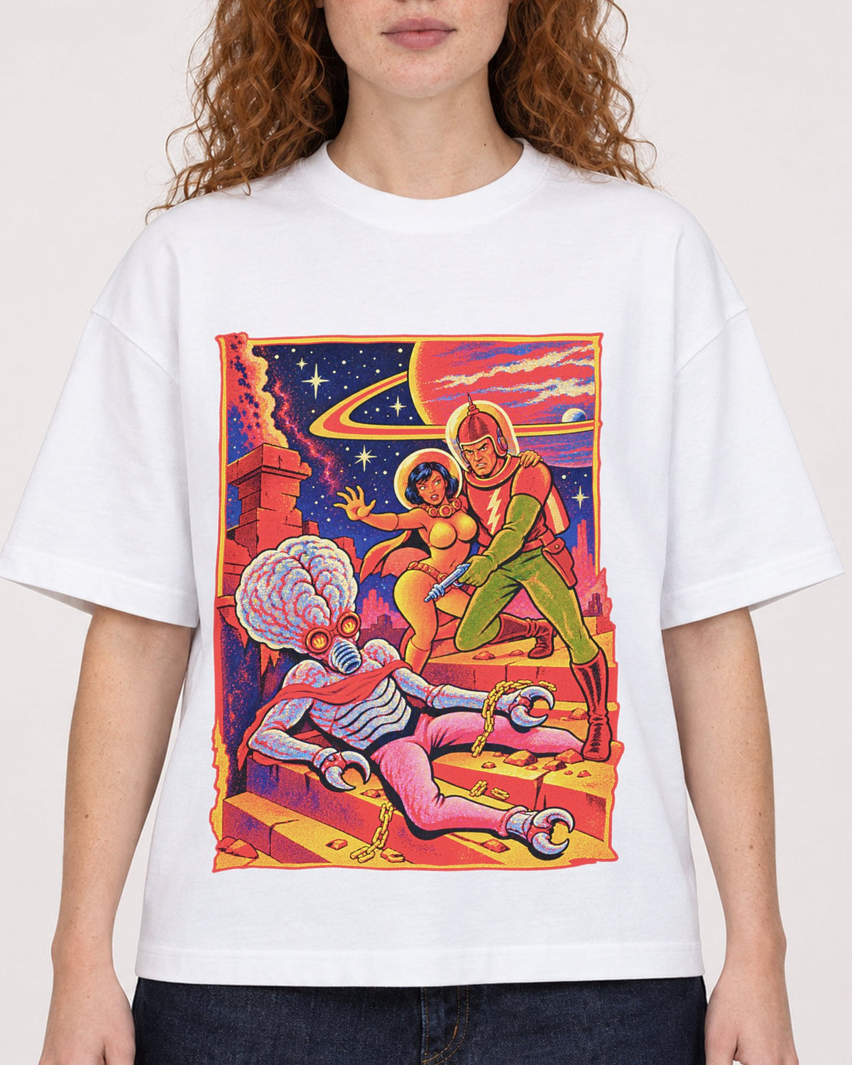 Mockup Boxy Heavyweight Tee White female close-up 09