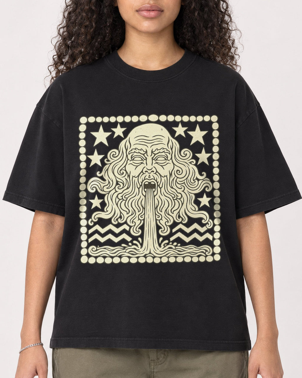 Mockup Boxy Heavyweight Tee Black female close-up 10