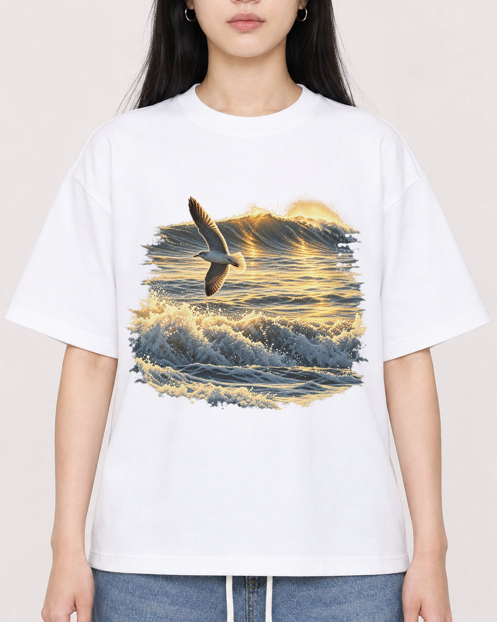 Mockup Boxy Heavyweight Tee White female close-up 01