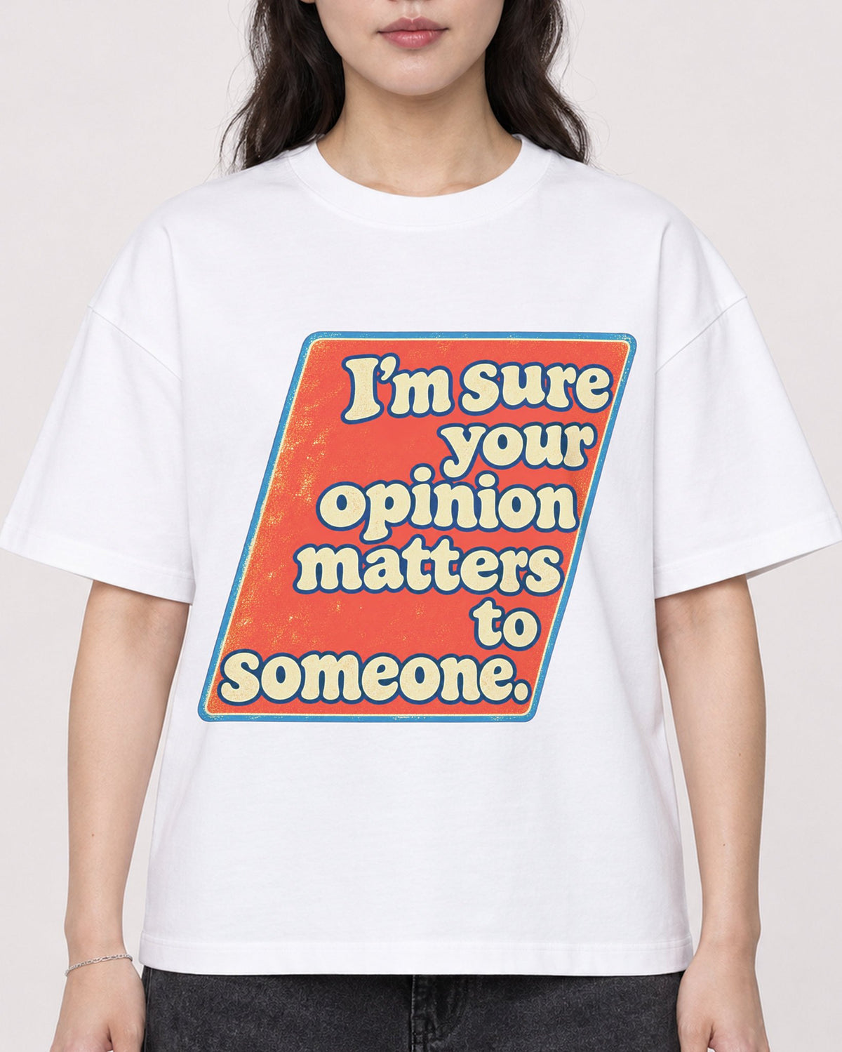 Mockup Boxy Heavyweight Tee White female close-up 03