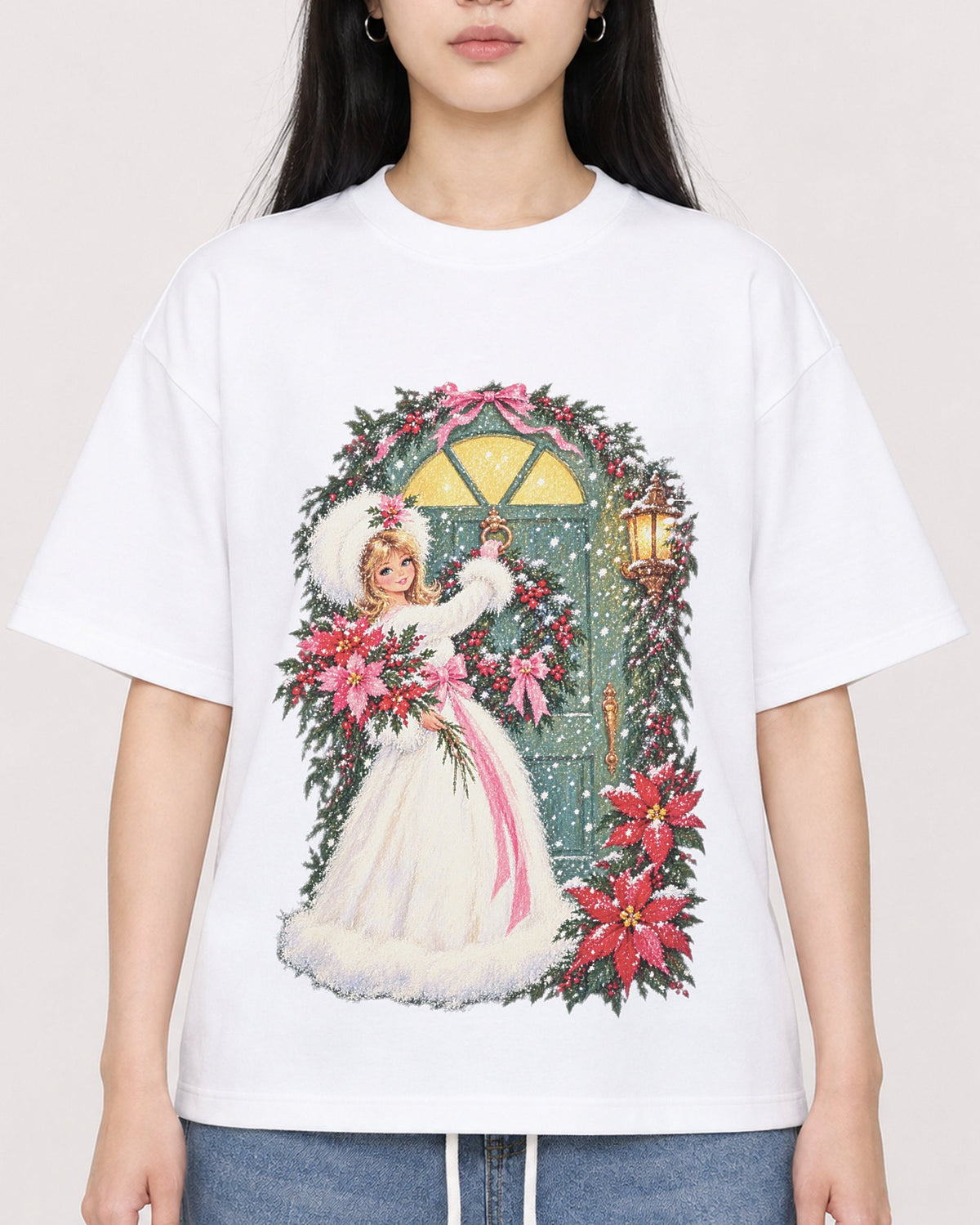 Mockup Boxy Heavyweight Tee White female close-up 01