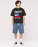 Mockup Boxy Heavyweight Tee Black male full-body 03
