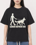 Mockup Boxy Heavyweight Tee Black female close-up 01