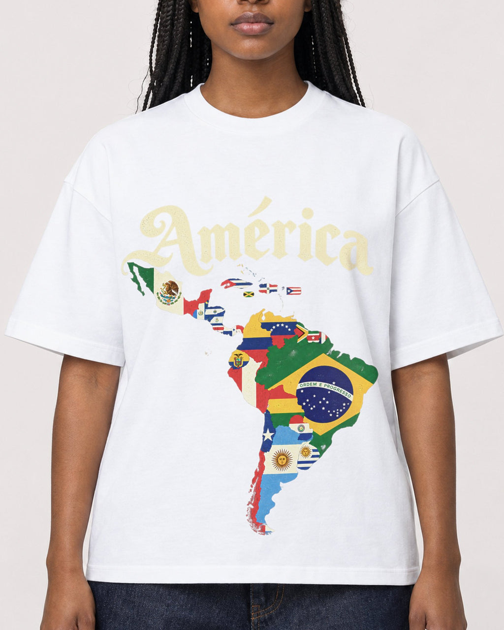 Mockup Boxy Heavyweight Tee White female close-up 04