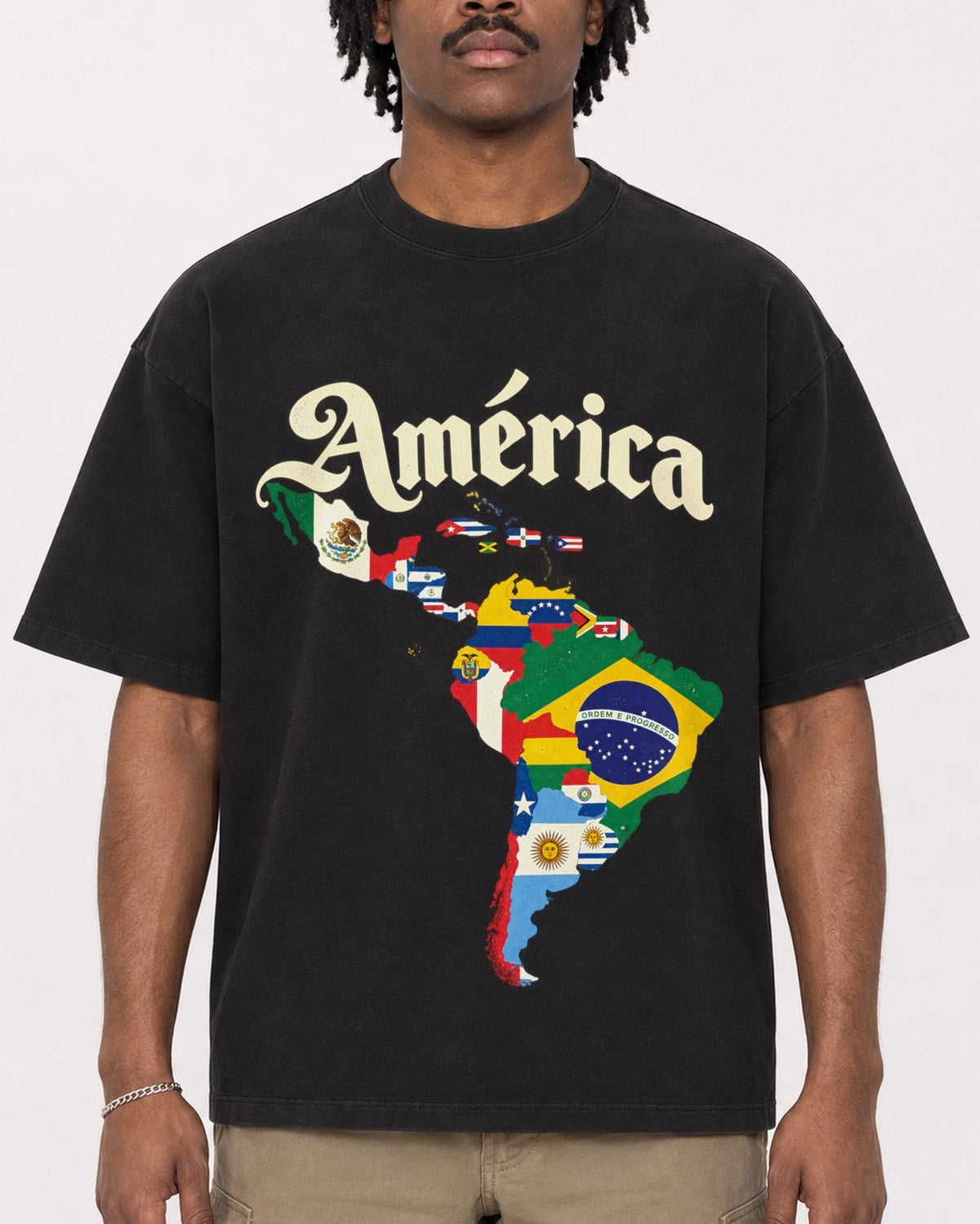 Mockup Boxy Heavyweight Tee Black male close-up 04