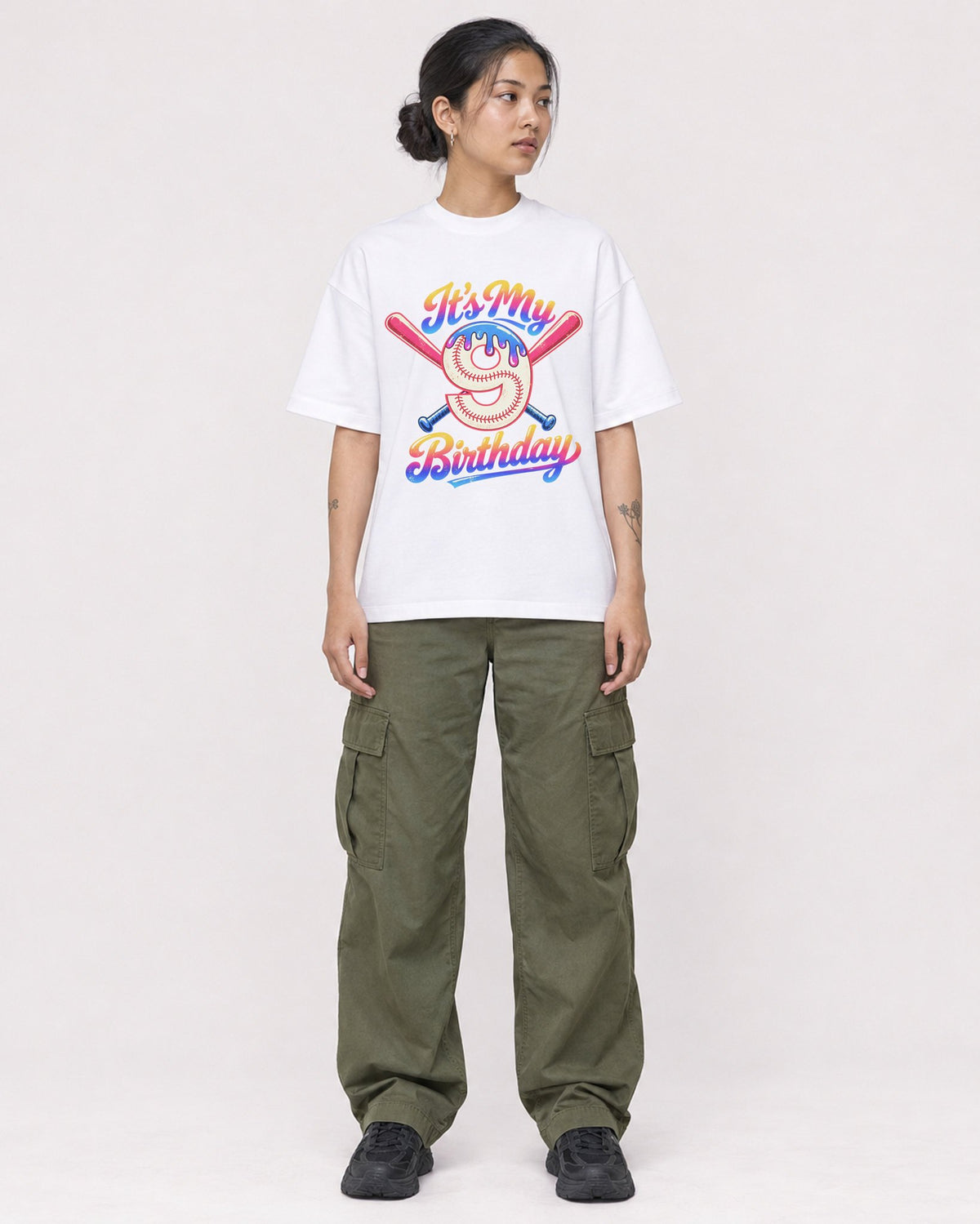 Mockup Boxy Heavyweight Tee White female full-body 12
