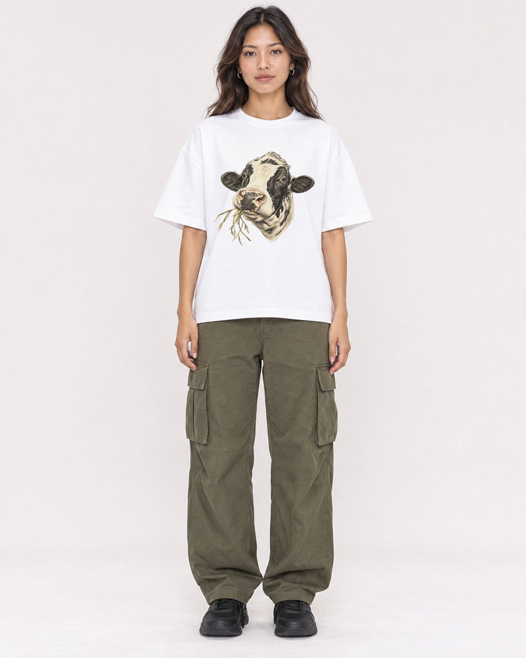 Mockup Boxy Heavyweight Tee White female full-body 02