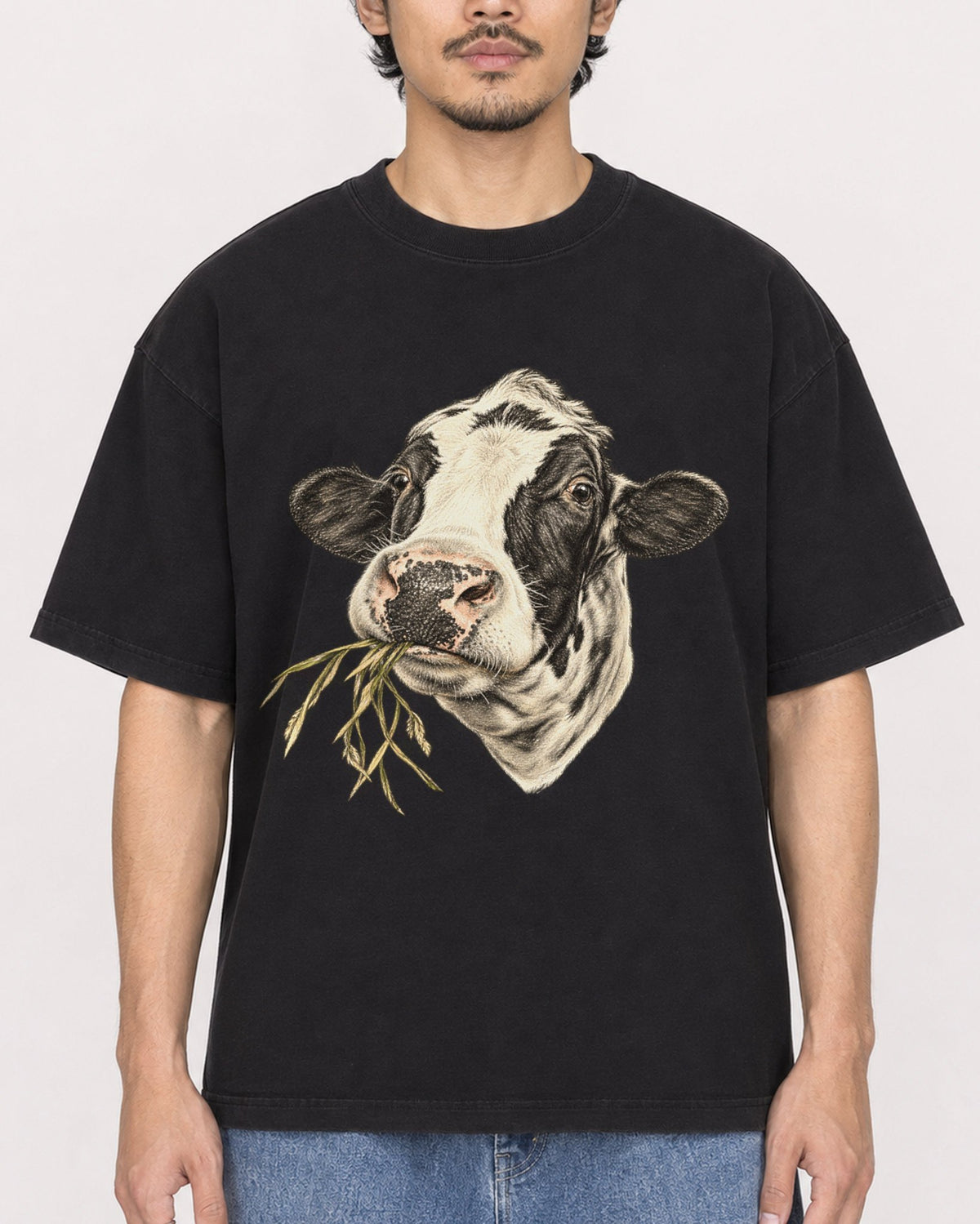 Mockup Boxy Heavyweight Tee Black male close-up 02