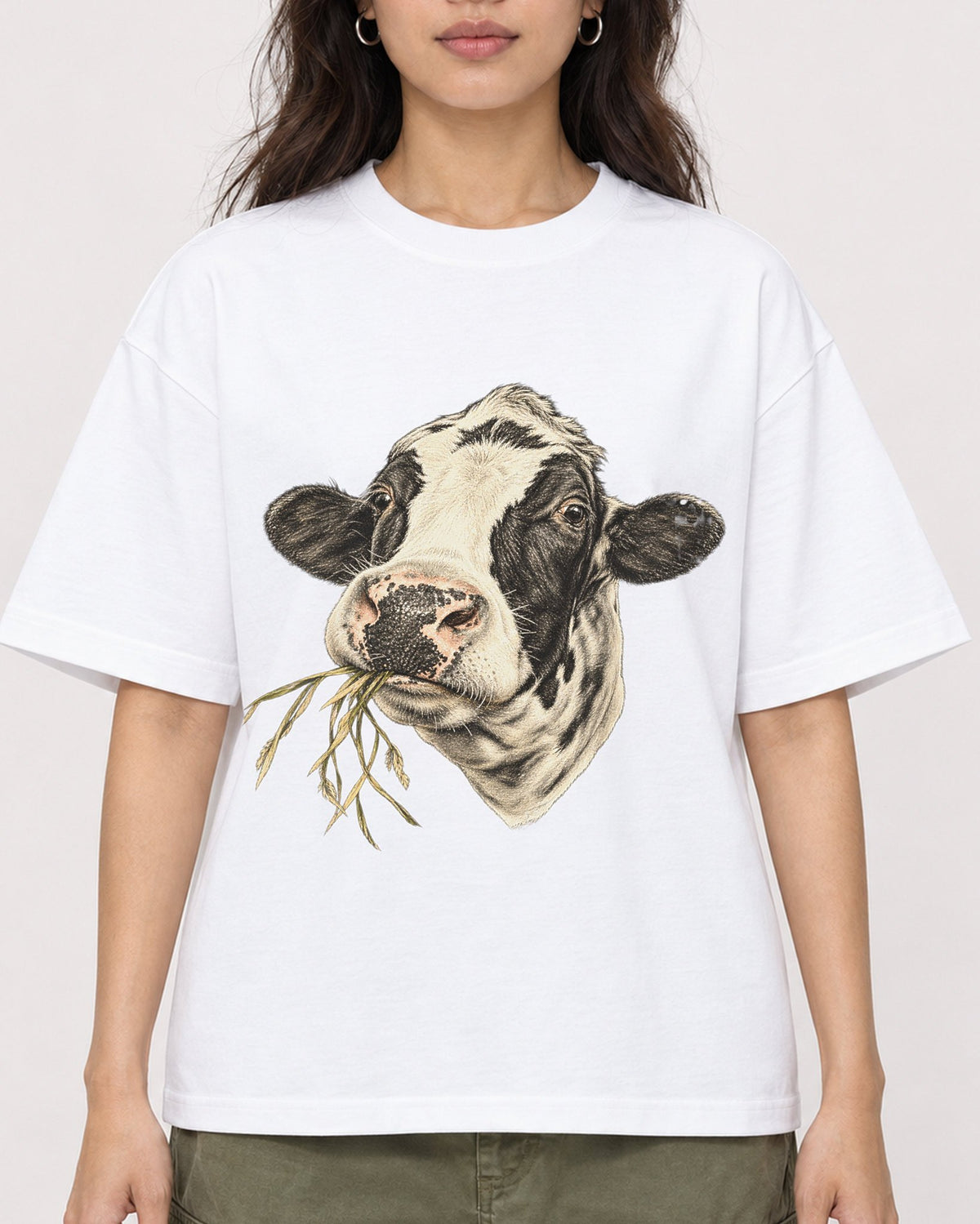 Mockup Boxy Heavyweight Tee White female close-up 02
