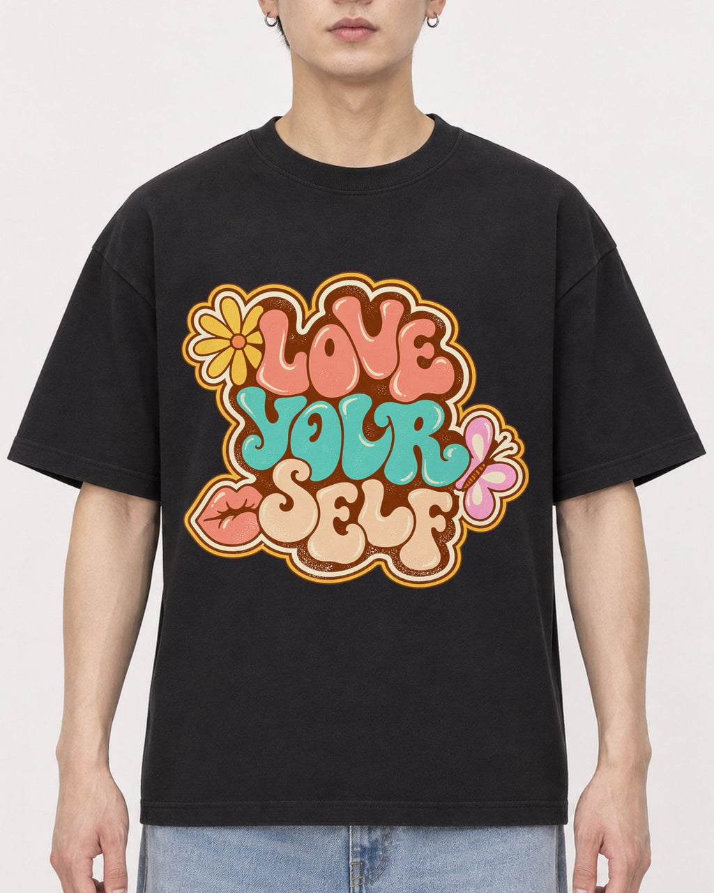 Mockup Boxy Heavyweight Tee Black male close-up 01