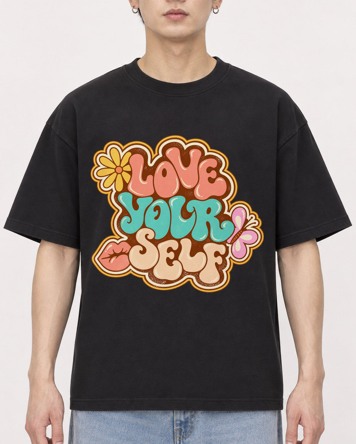 Mockup Boxy Heavyweight Tee Black male close-up 01