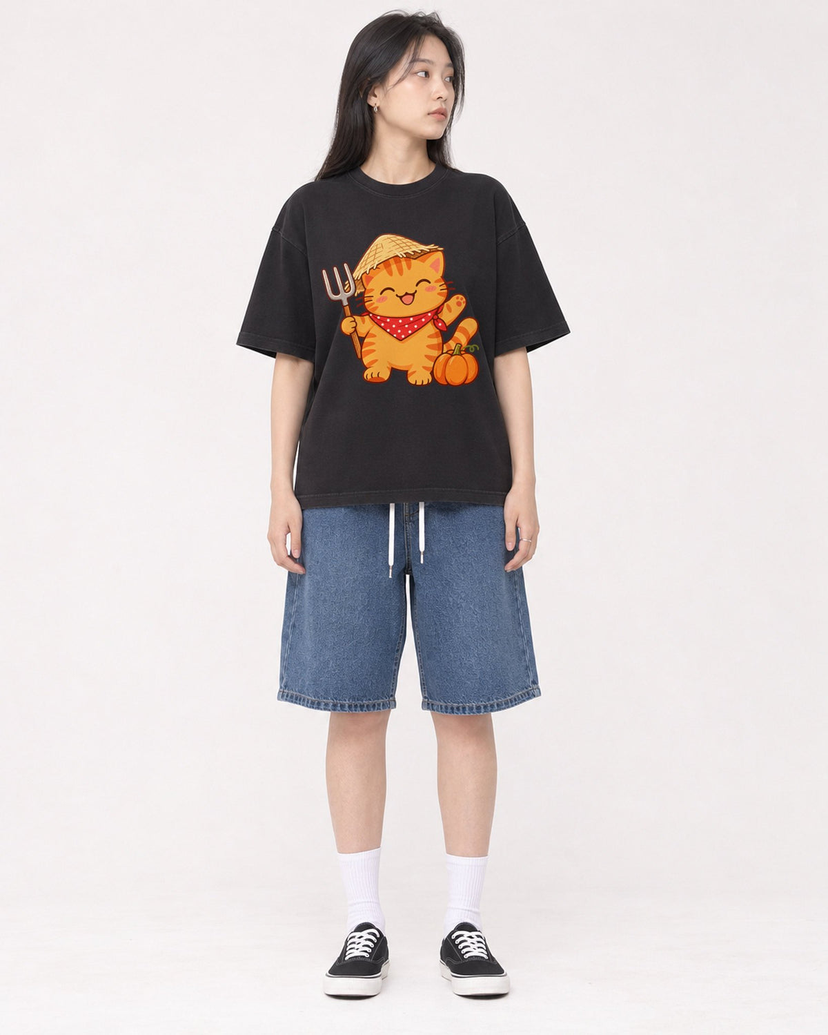 Mockup Boxy Heavyweight Tee Black female full-body 01