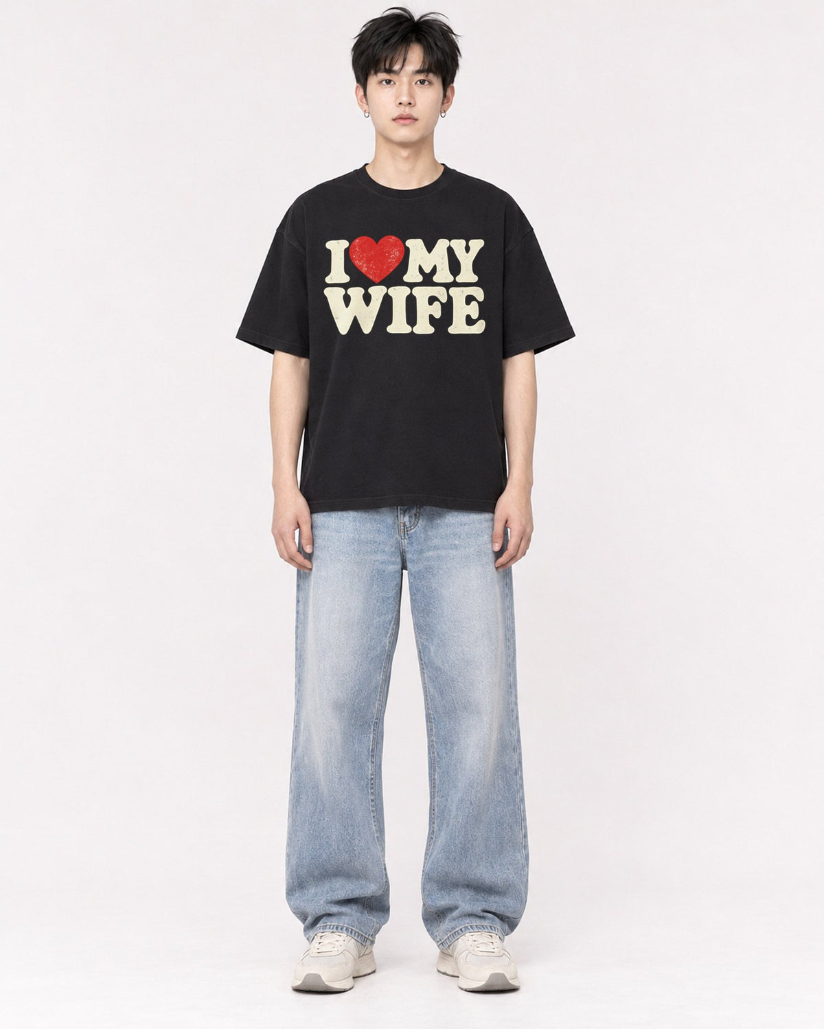 Mockup Boxy Heavyweight Tee Black male full-body 01