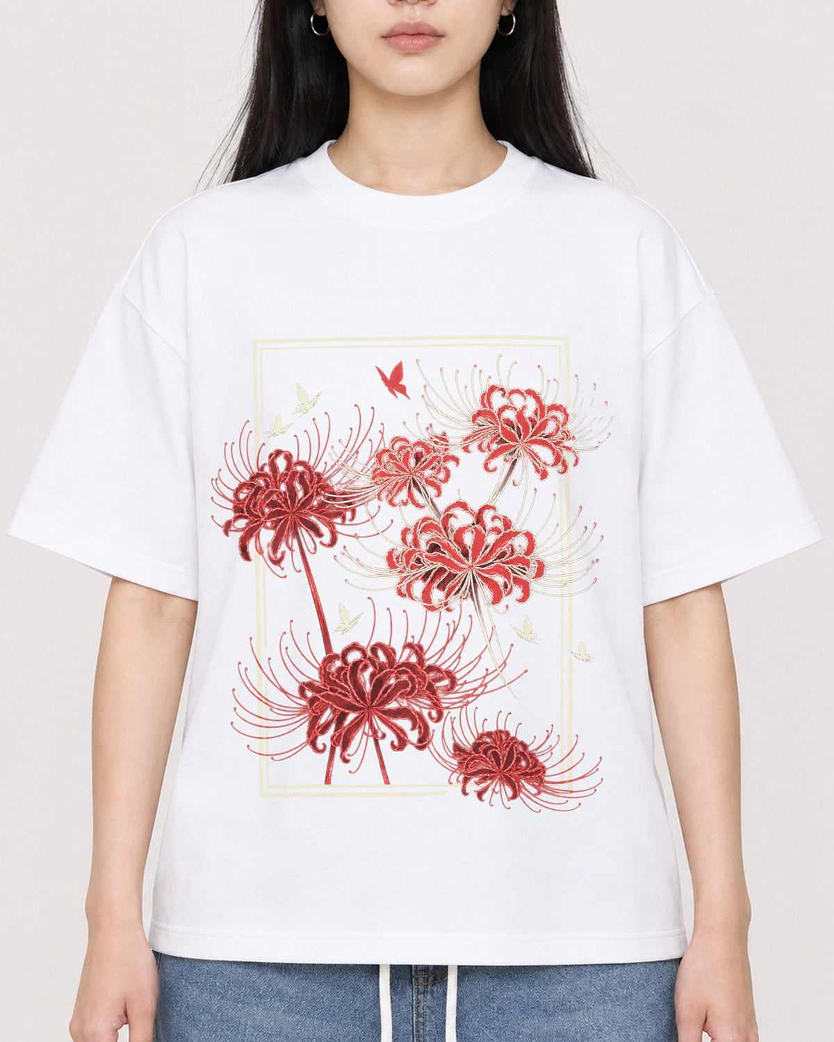 Mockup Boxy Heavyweight Tee White female close-up 01