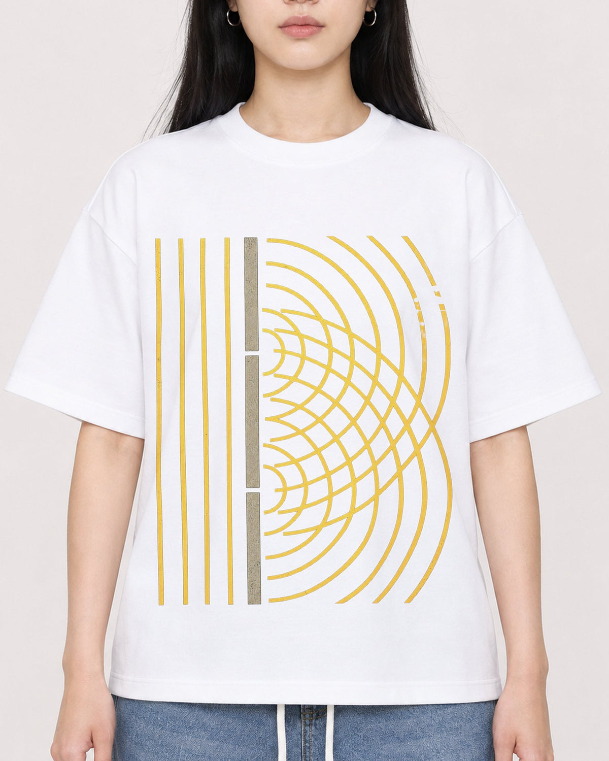 Mockup Boxy Heavyweight Tee White female close-up 01