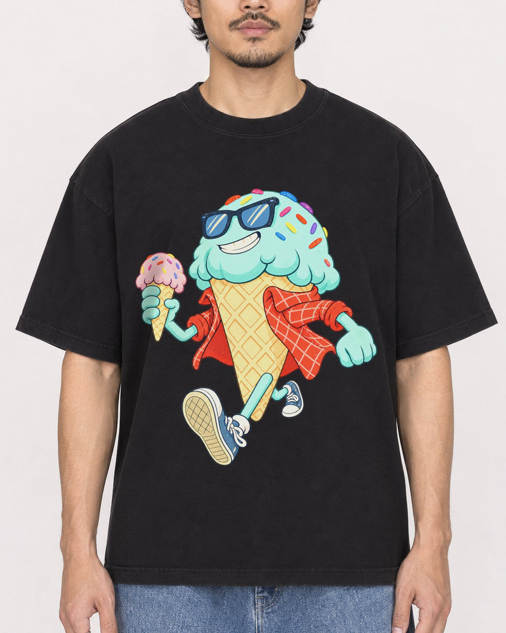 Mockup Boxy Heavyweight Tee Black male close-up 02
