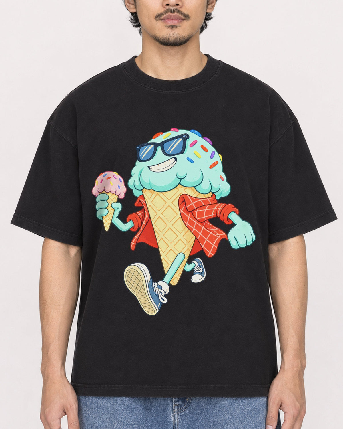 Mockup Boxy Heavyweight Tee Black male close-up 02