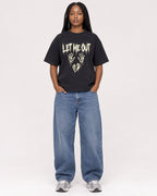 Mockup Boxy Heavyweight Tee Black female full-body 04