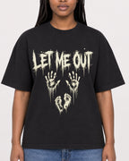 Mockup Boxy Heavyweight Tee Black female close-up 04