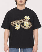 Mockup Boxy Heavyweight Tee Black male close-up 03