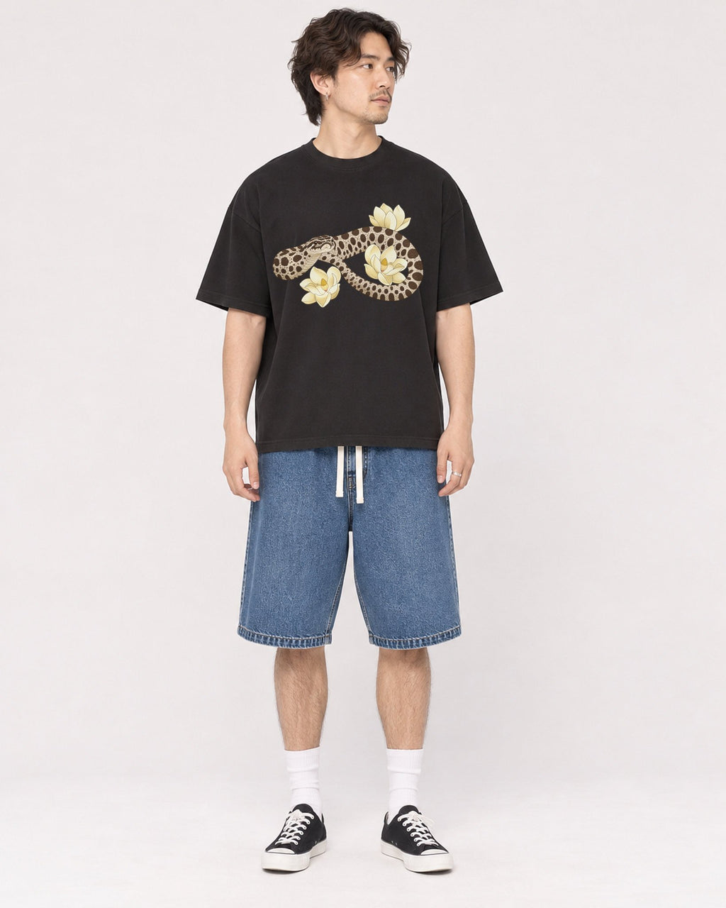 Mockup Boxy Heavyweight Tee Black male full-body 03