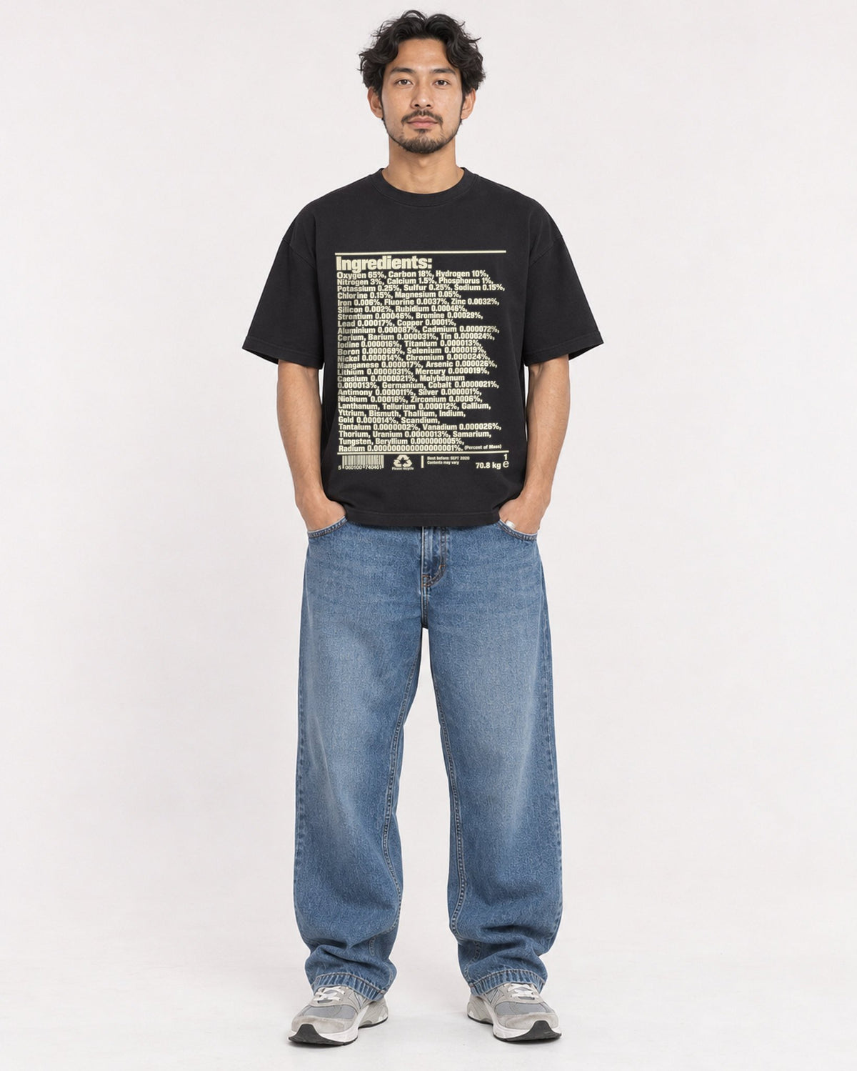 Mockup Boxy Heavyweight Tee Black male full-body 02