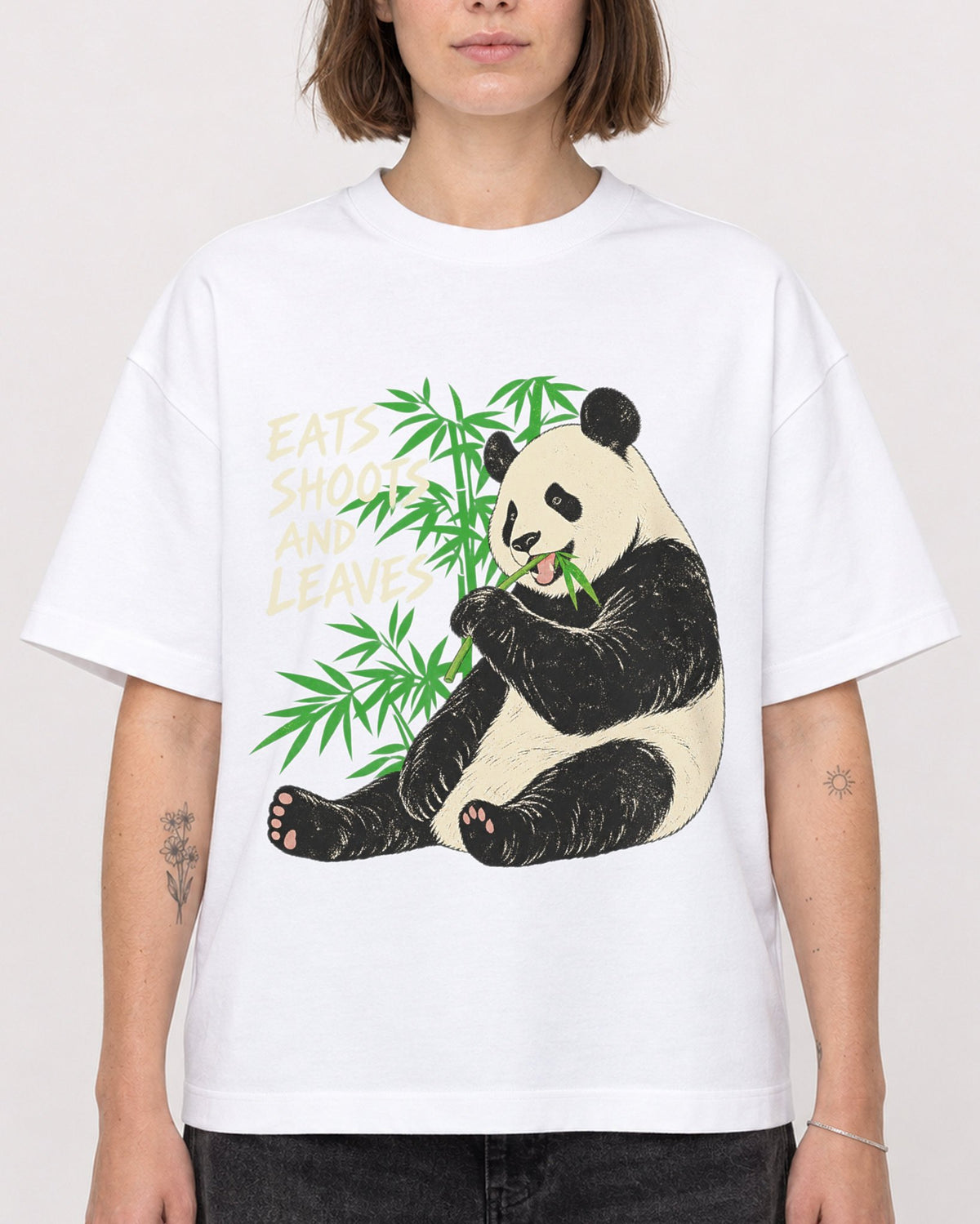 Mockup Boxy Heavyweight Tee White female close-up 18