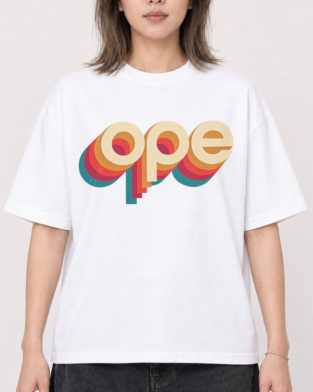 Mockup Boxy Heavyweight Tee White female close-up 33