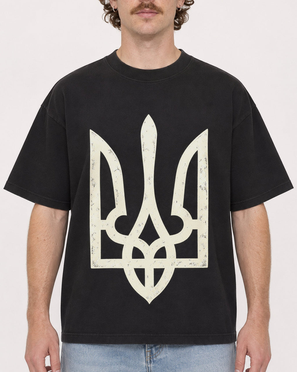 Mockup Boxy Heavyweight Tee Black male close-up 09
