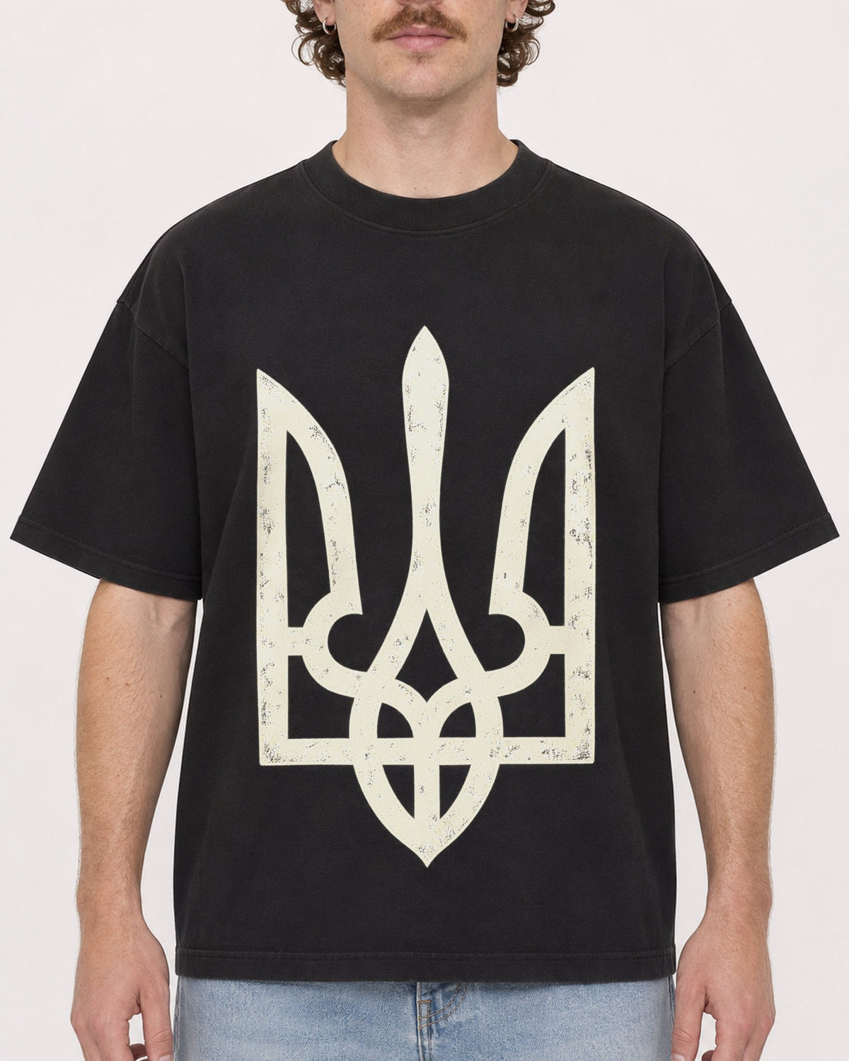 Mockup Boxy Heavyweight Tee Black male close-up 09