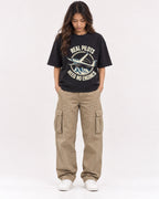 Mockup Boxy Heavyweight Tee Black female full-body 02