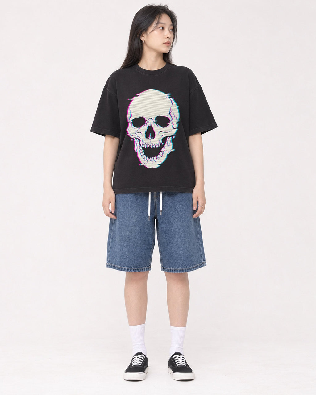 Mockup Boxy Heavyweight Tee Black female full-body 01
