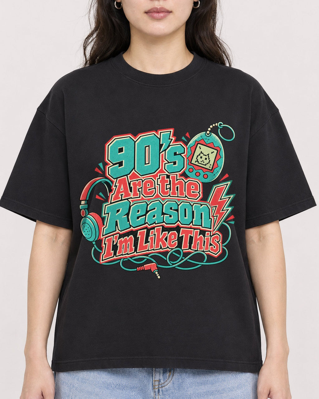 Mockup Boxy Heavyweight Tee Black female close-up 03