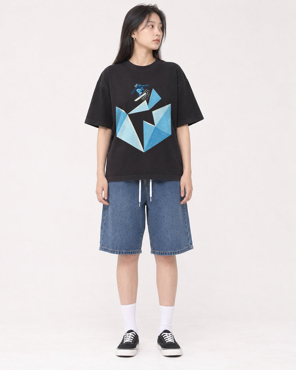 Mockup Boxy Heavyweight Tee Black female full-body 01