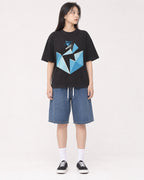 Mockup Boxy Heavyweight Tee Black female full-body 01