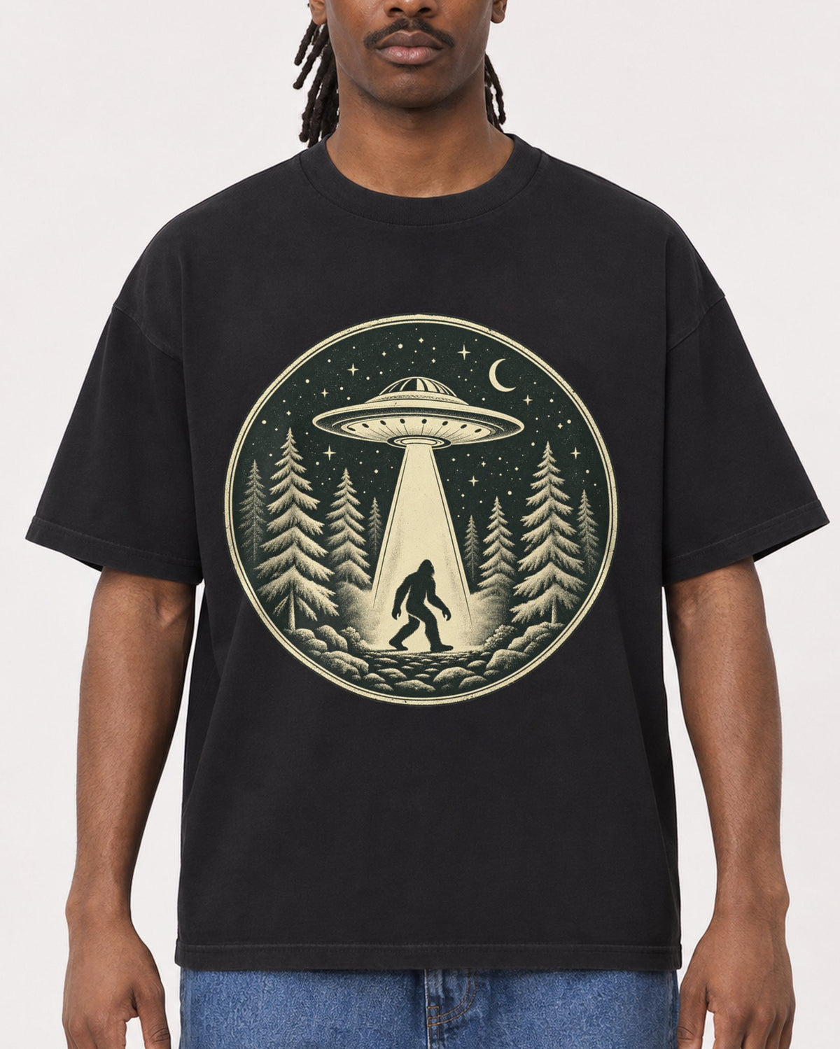 Mockup Boxy Heavyweight Tee Black male close-up 34