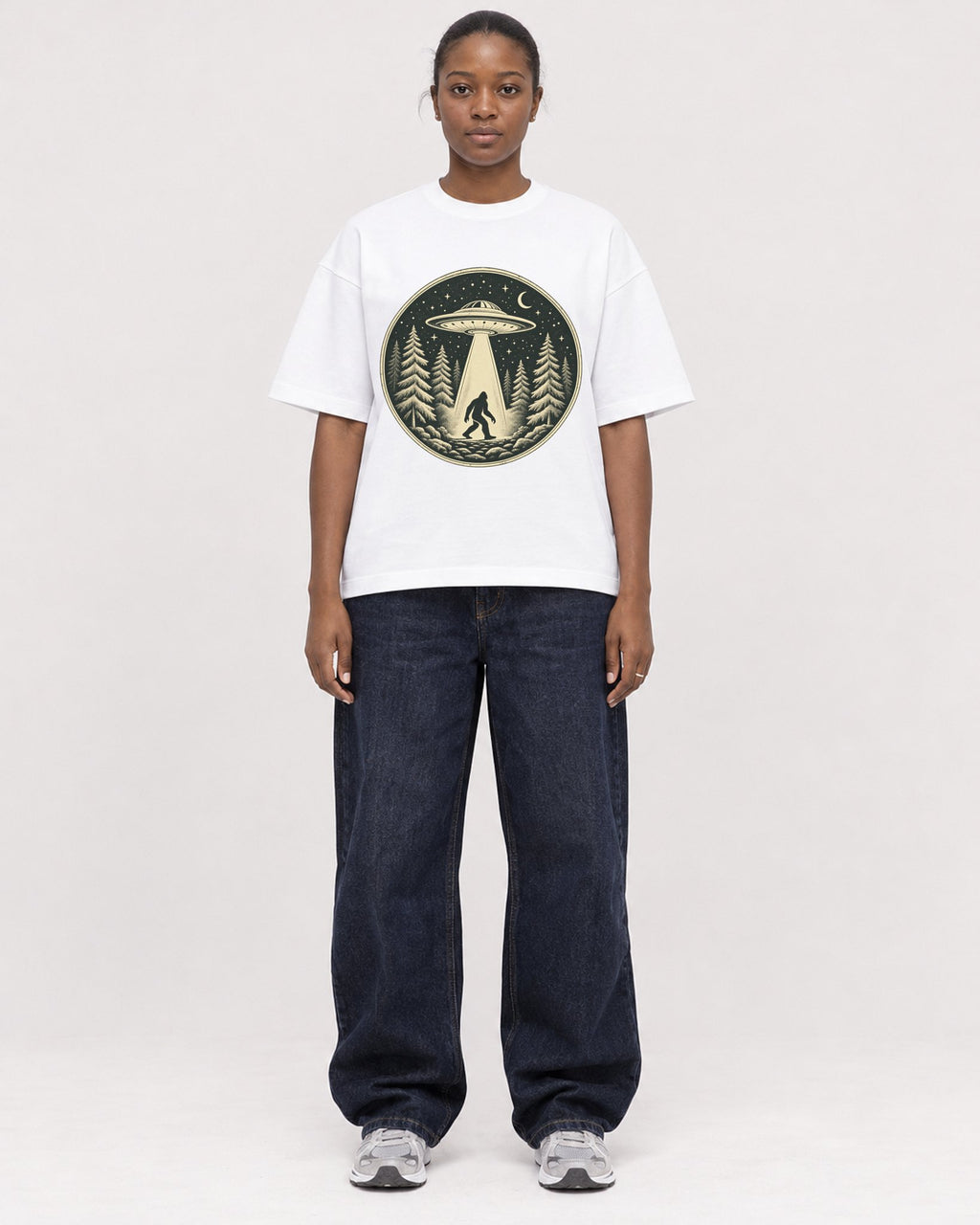 Mockup Boxy Heavyweight Tee White female full-body 34