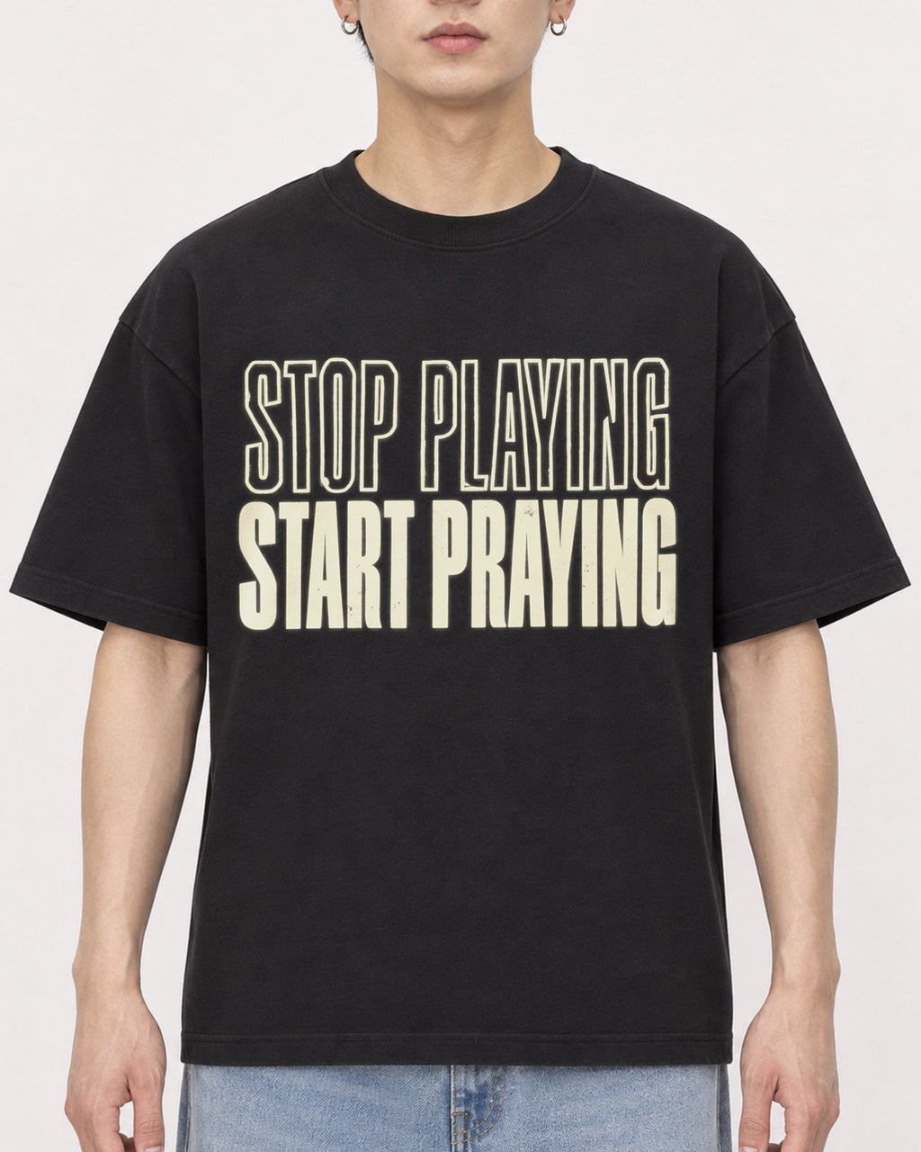 Mockup Boxy Heavyweight Tee Black male close-up 01