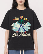 Mockup Boxy Heavyweight Tee Black female close-up 01