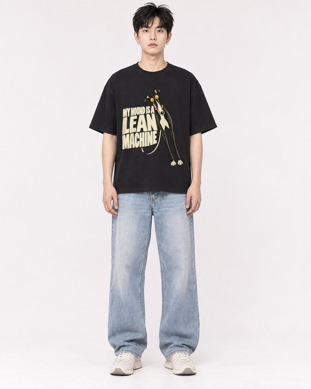 Mockup Boxy Heavyweight Tee Black male full-body 01