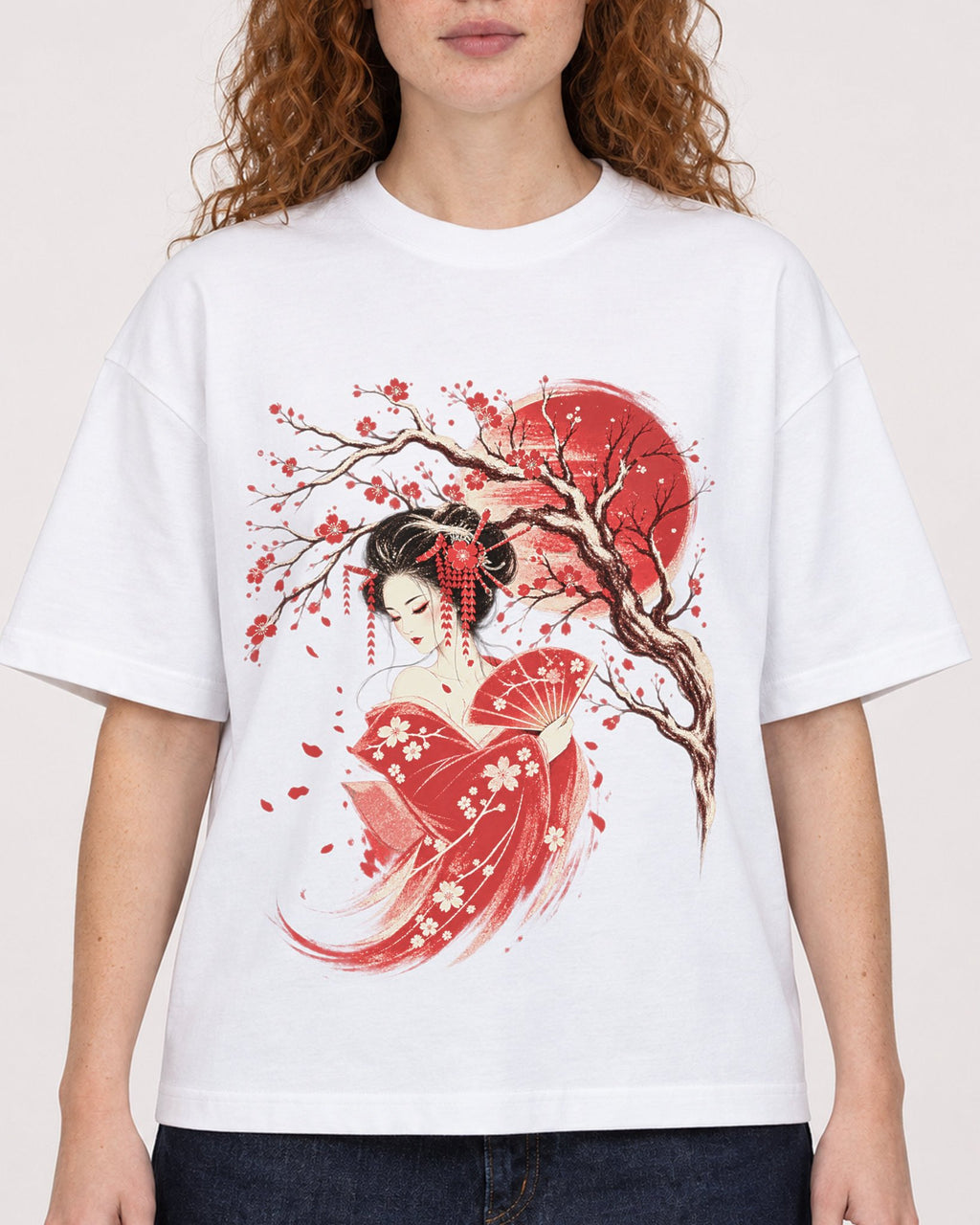 Mockup Boxy Heavyweight Tee White female close-up 09