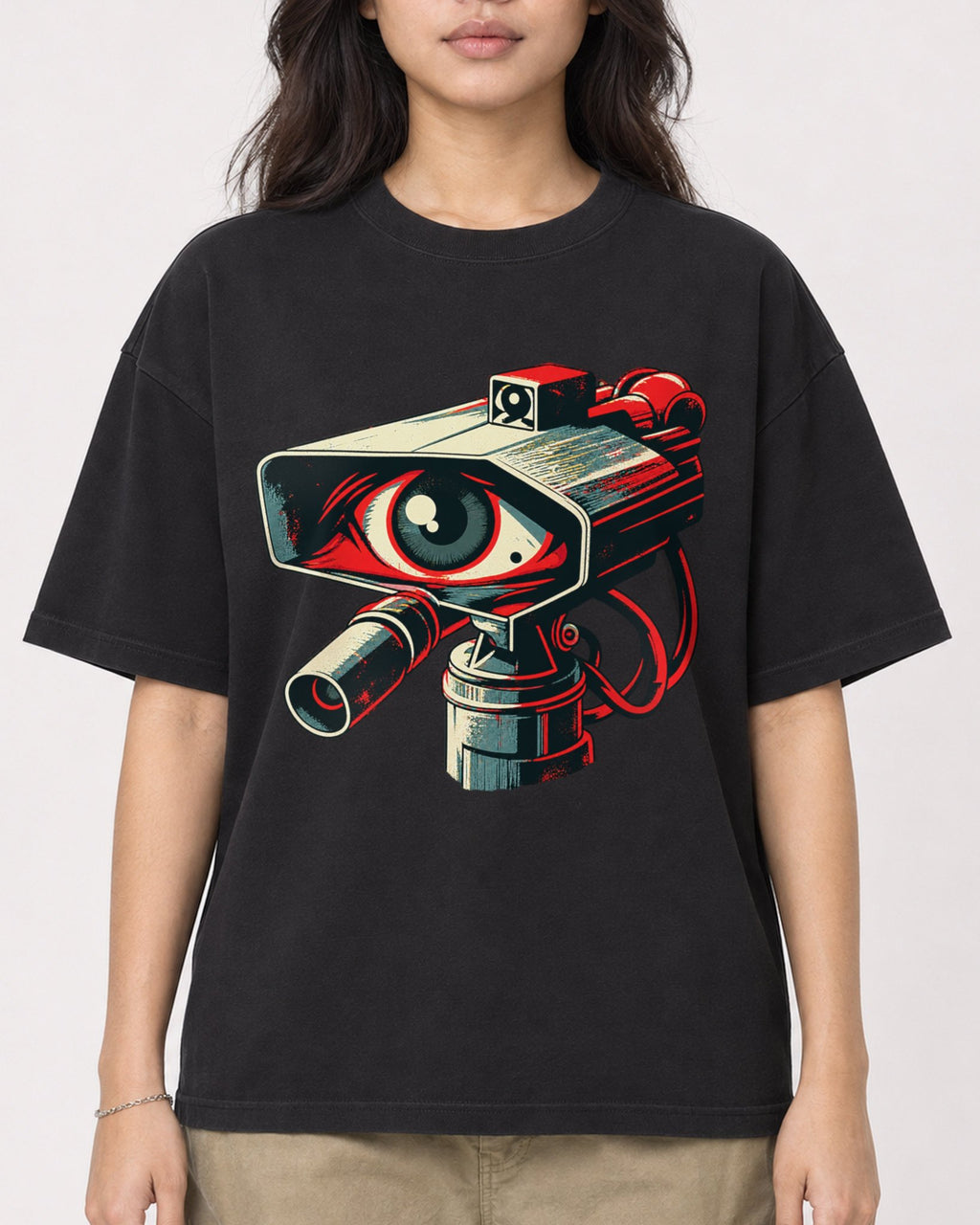 Mockup Boxy Heavyweight Tee Black female close-up 02