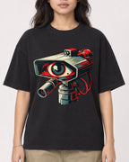 Mockup Boxy Heavyweight Tee Black female close-up 02