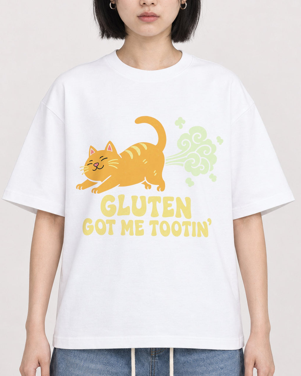 Mockup Boxy Heavyweight Tee White female close-up 11
