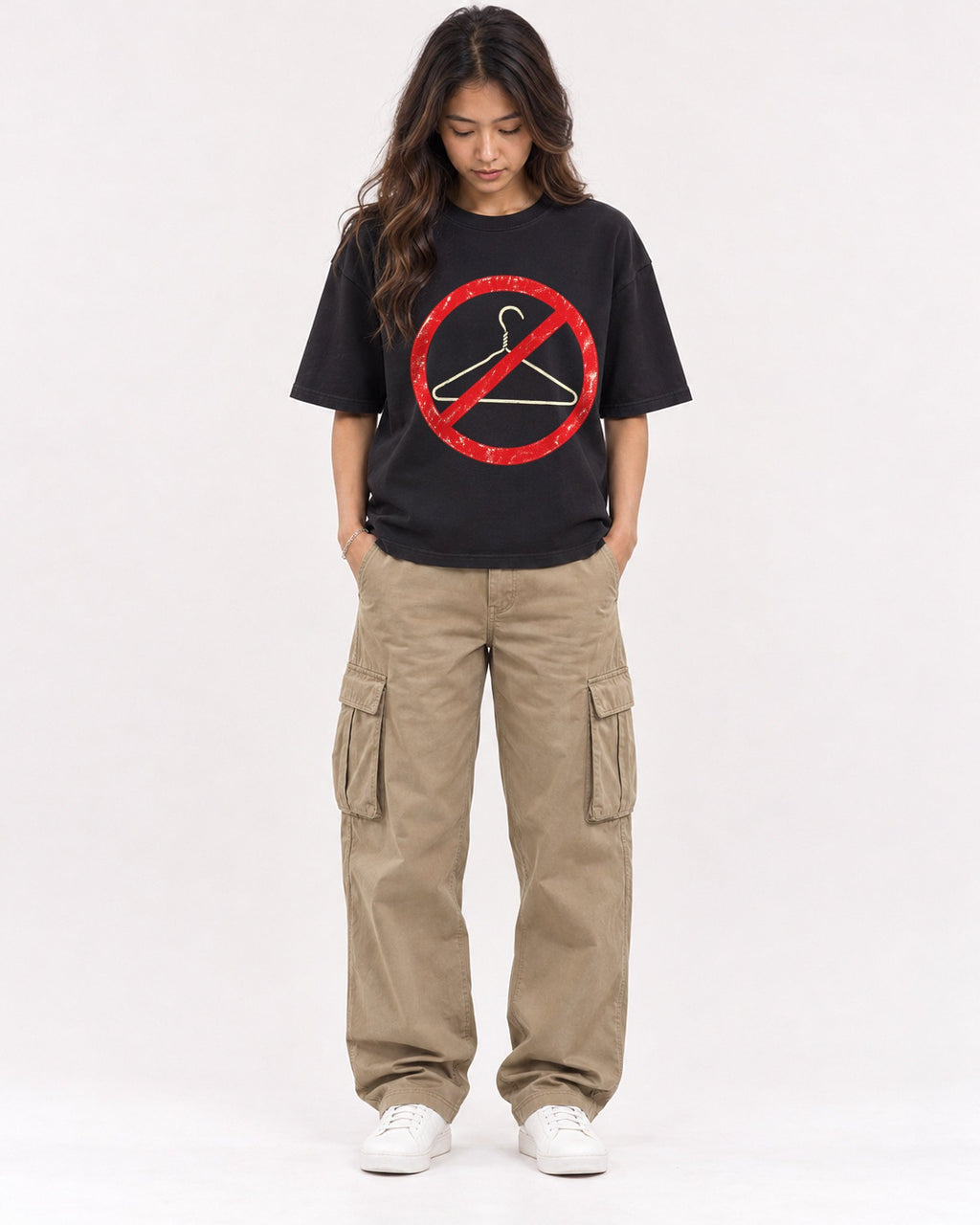 Mockup Boxy Heavyweight Tee Black female full-body 02