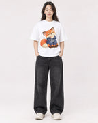 Mockup Boxy Heavyweight Tee White female full-body 03