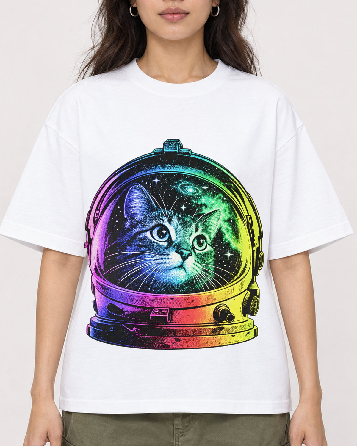 Mockup Boxy Heavyweight Tee White female close-up 02