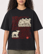 Mockup Boxy Heavyweight Tee Black female close-up 10