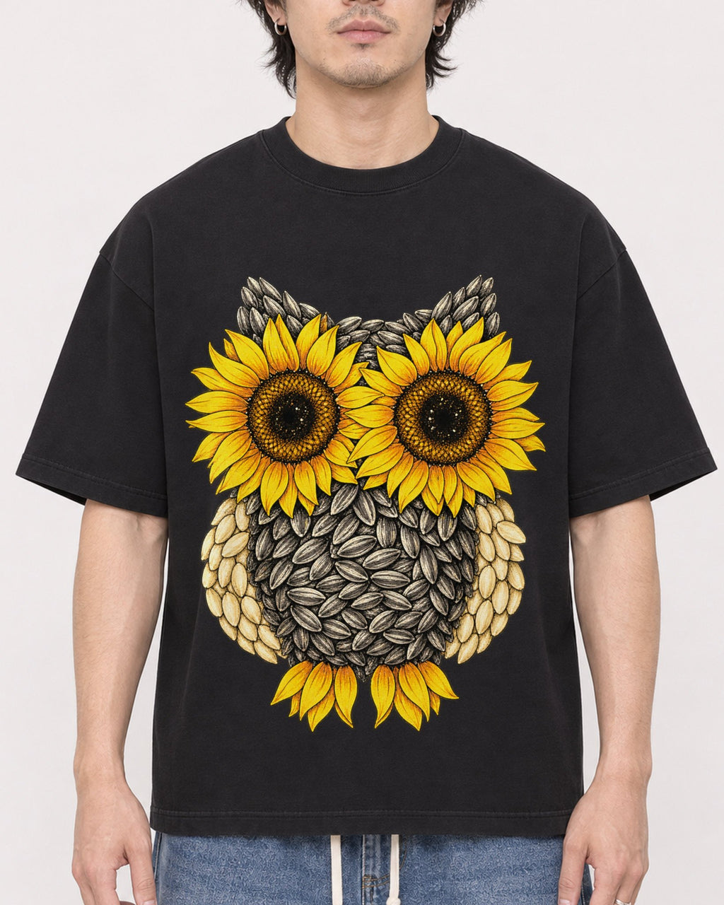 Mockup Boxy Heavyweight Tee Black male close-up 03