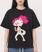 Mockup Boxy Heavyweight Tee Black female close-up 01